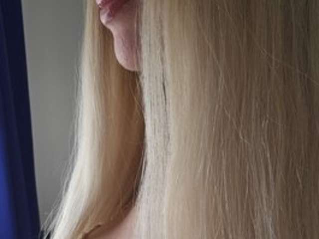 -ELISA- amateur webcam photo