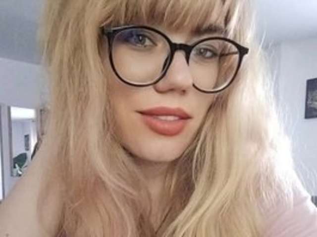 ALEXXXA35 amateur webcam photo