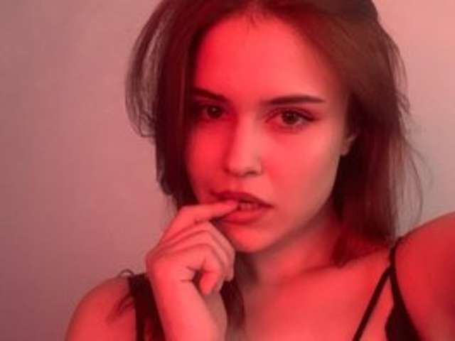 ALICEWYLIEE amateur webcam photo