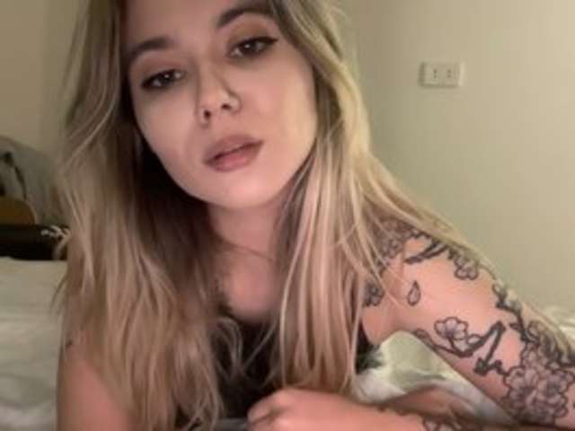 ALICEE-TEASEE amateur webcam photo