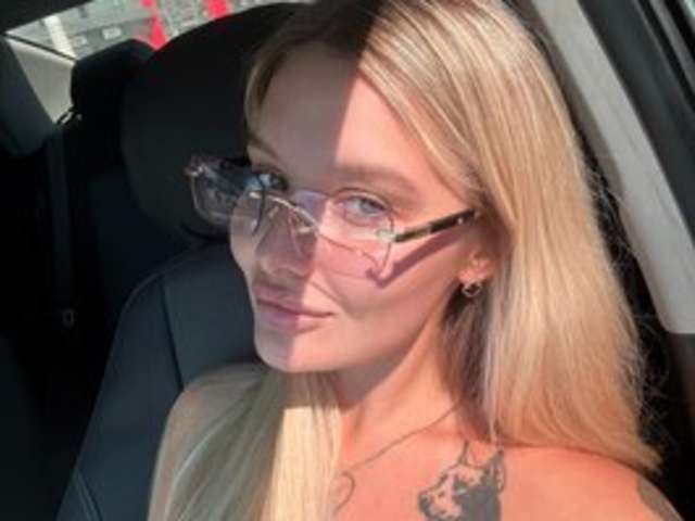 ALICEMIUMUR amateur webcam photo