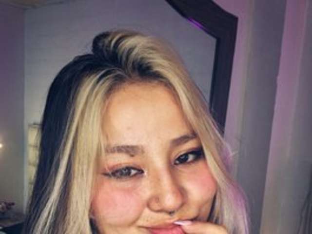 ALIICEYONG amateur webcam photo