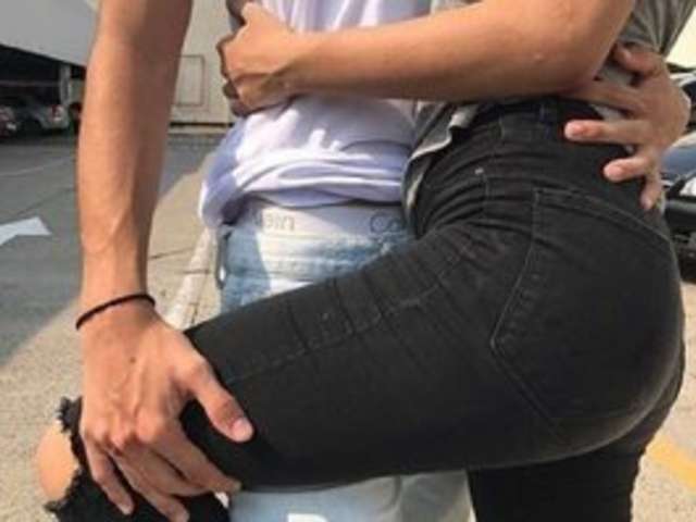 AMAZINGGROUPHOT69 amateur webcam photo