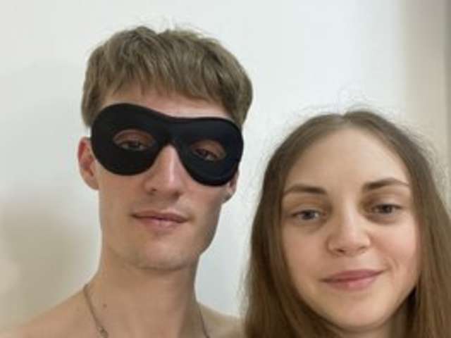 ANNETMOROZCOUPLE amateur webcam photo