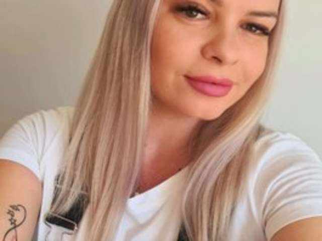 ANNYAROSE amateur webcam photo