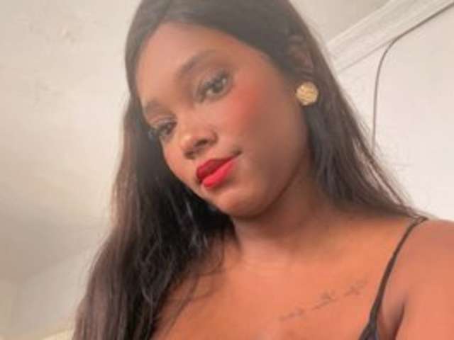 ARIANNAXXXHOT amateur webcam photo