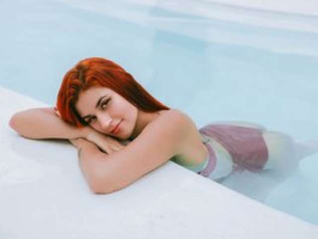 AYLINMILLER amateur webcam photo