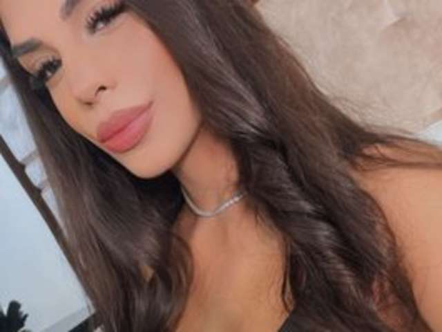 AYLINHAZELL amateur webcam photo