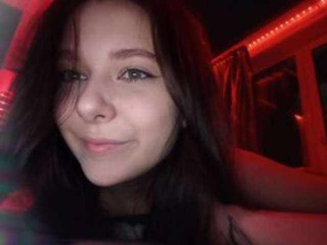 CHLOE-LOYAL amateur webcam photo