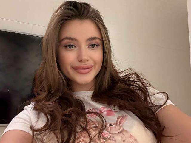 CHLOESPARK amateur webcam photo