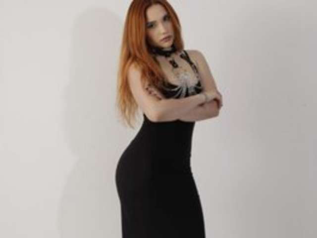 CLASSY-CARRIE amateur webcam photo