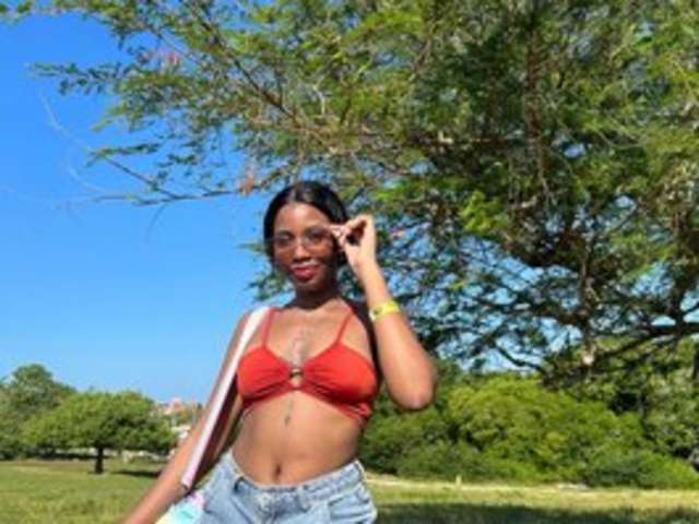 EBONYGODDDES amateur webcam photo