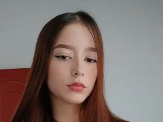 ELYRABLOOM amateur webcam photo