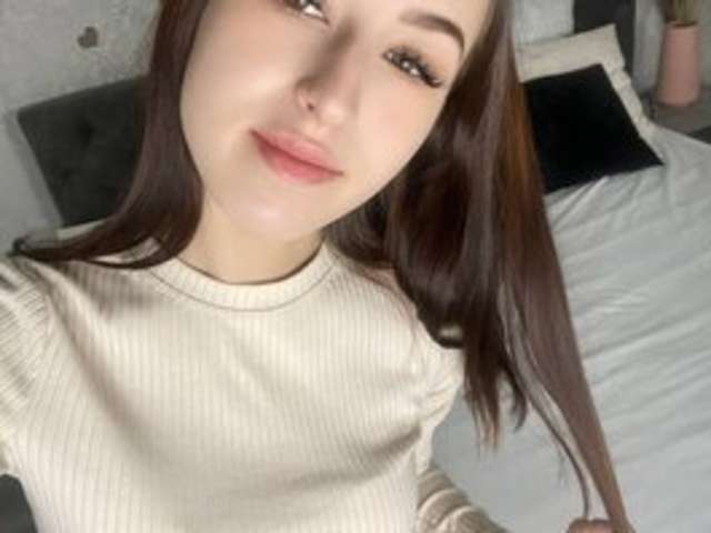 EMILIA-WAYNE amateur webcam photo