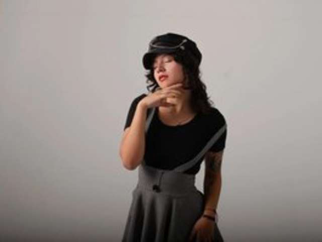 EMILLYBELL amateur webcam photo