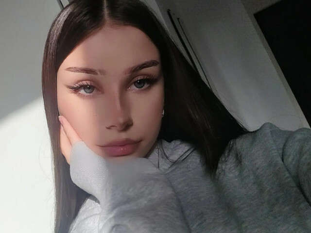 EMILYSLIM amateur webcam photo