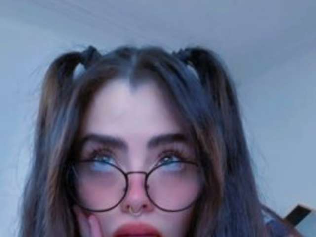 EMMAEROTIC amateur webcam photo