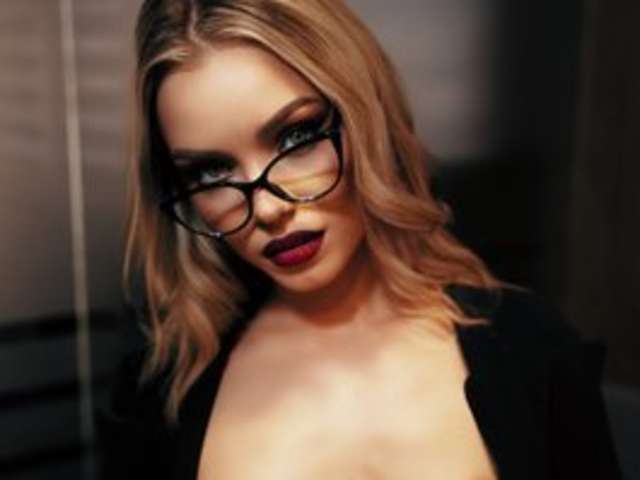 EMMAGOLD amateur webcam photo