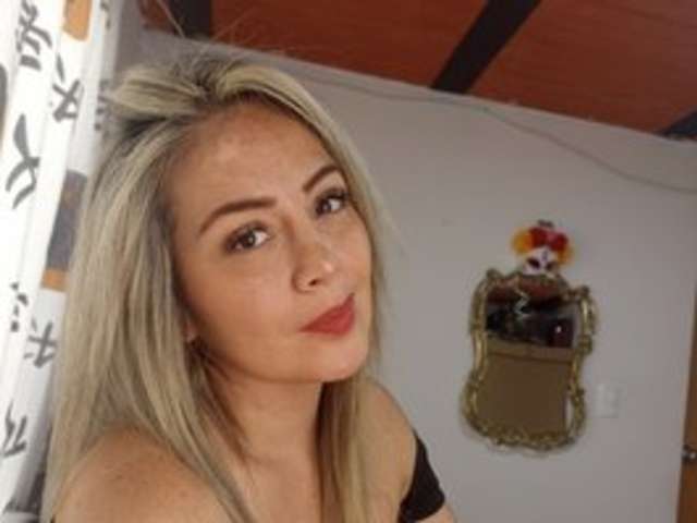 EMMAHENDERSON amateur webcam photo