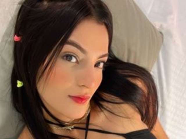 EMMYVEGAA1 amateur webcam photo