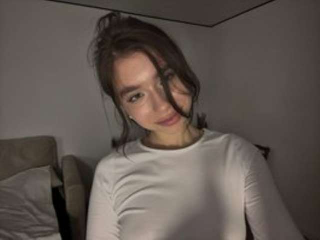 EVONNEHEALLY amateur webcam photo