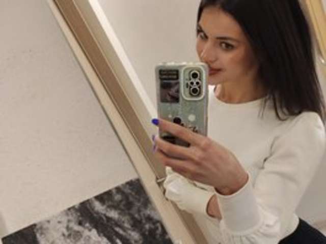 HONEYKRISSPUSSY amateur webcam photo