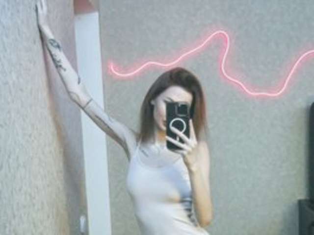HORNEYDIWAZZ amateur webcam photo