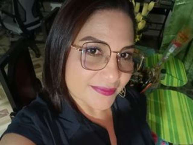 HOTMILFSQUIRT amateur webcam photo