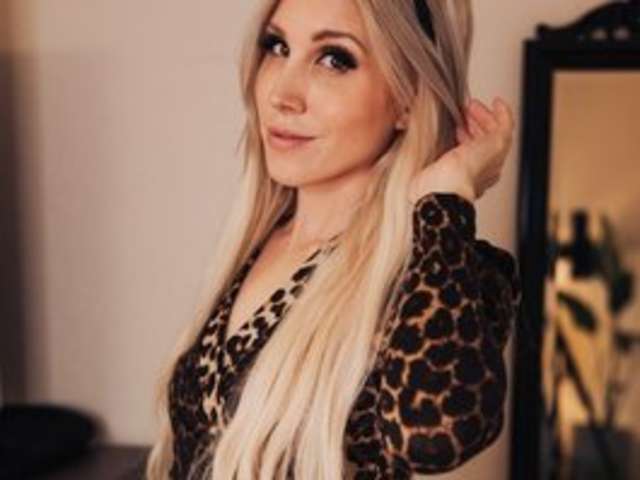 IAMSCOOPCAKE amateur webcam photo