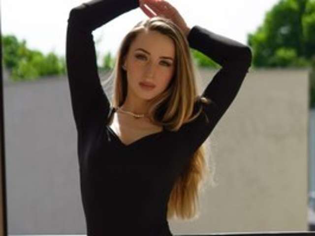 JULIETTEGLOW amateur webcam photo
