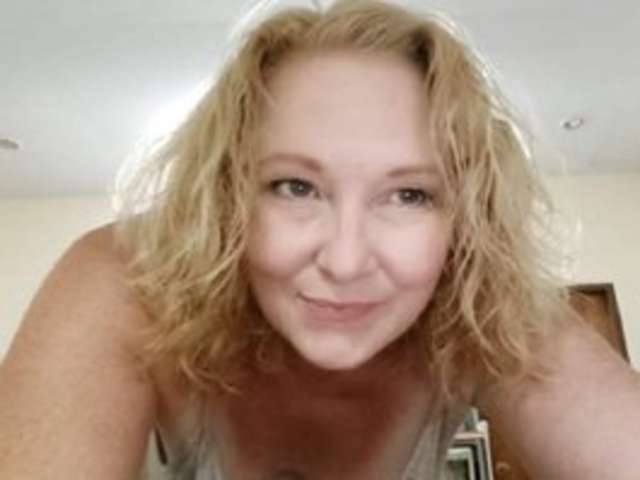 KALLIE-KISS amateur webcam photo