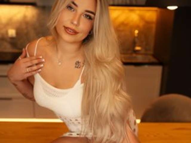 KRISTYQUEEN amateur webcam photo