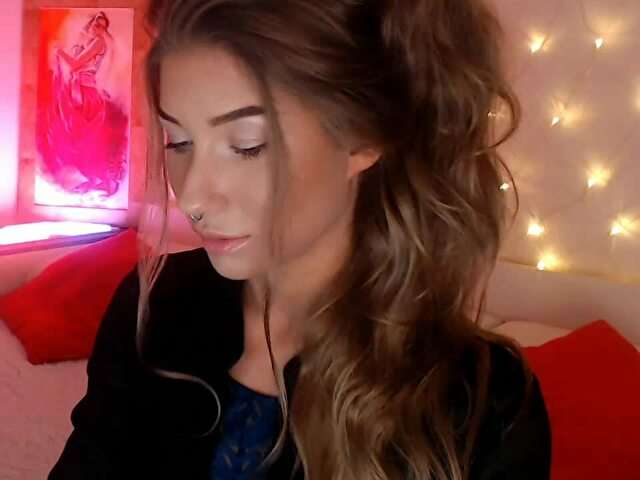 LADYVIKTORIA amateur webcam photo