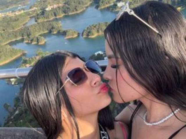 LESBIANBARBIIE amateur webcam photo