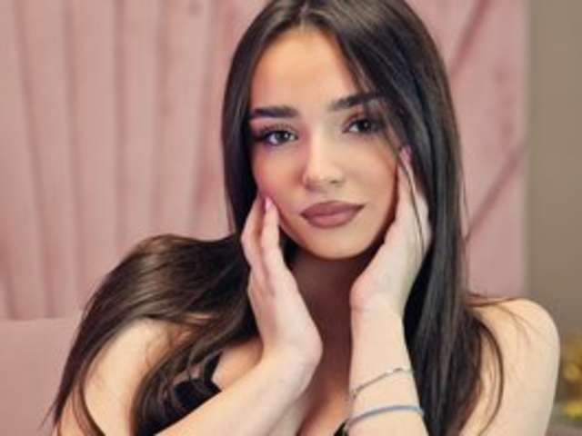 LIAMELLOW amateur webcam photo