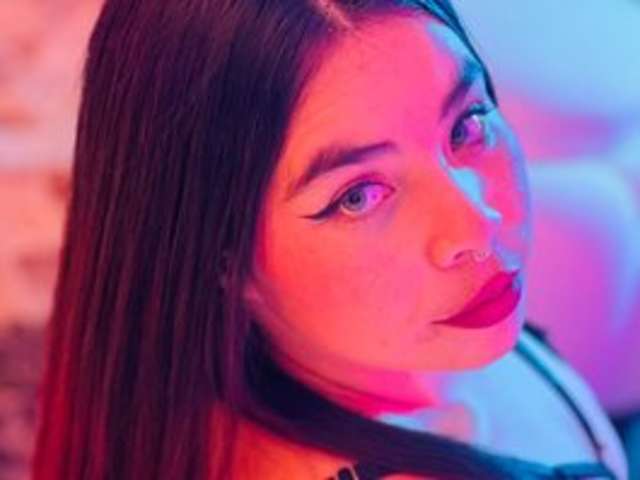 LIANYTAYLOR amateur webcam photo