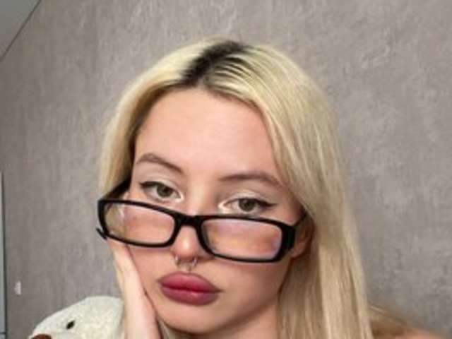 LILLYELL amateur webcam photo