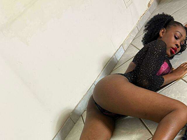 LIZZYJESSE amateur webcam photo