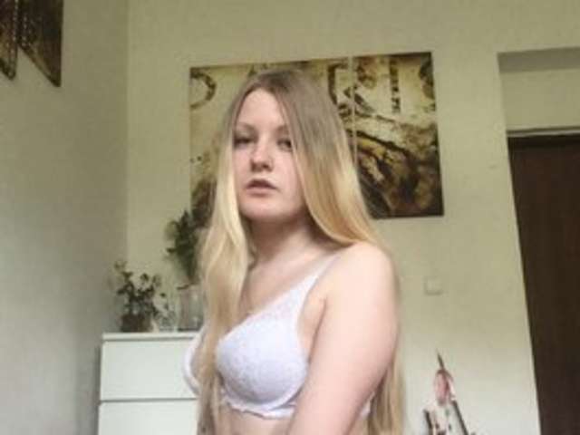MILEY_GREY amateur webcam photo
