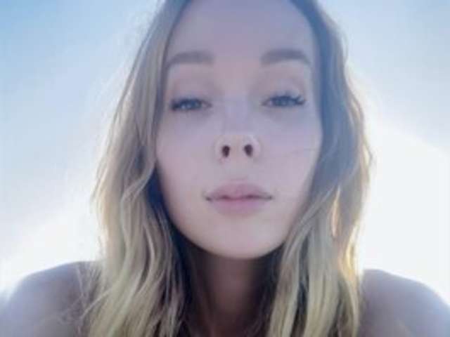 MARYMODEL amateur webcam photo
