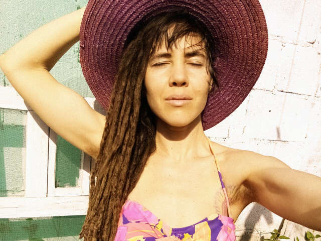 MELOMANIE amateur webcam photo