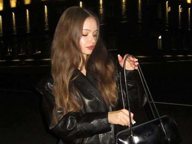 MIA753578 amateur webcam photo