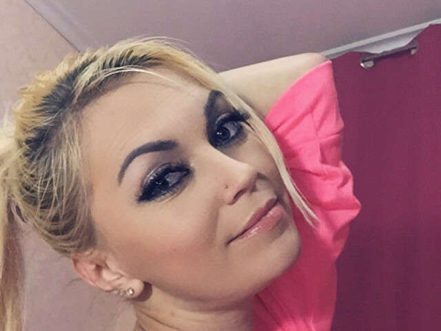 MISSBLONDEX1 amateur webcam photo