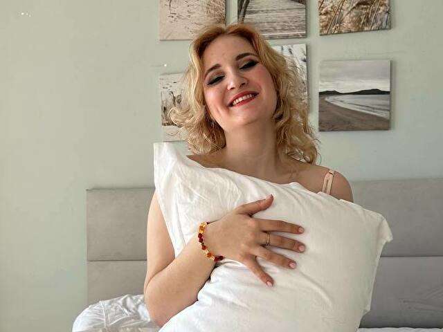MISSXELSA amateur webcam photo
