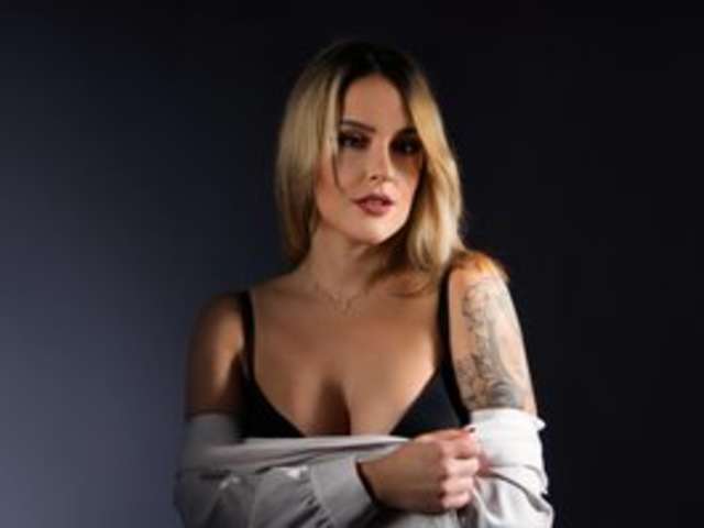 MOLLYBEAUTY amateur webcam photo