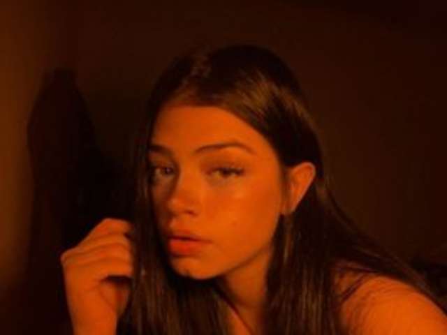 NIAMILLER amateur webcam photo