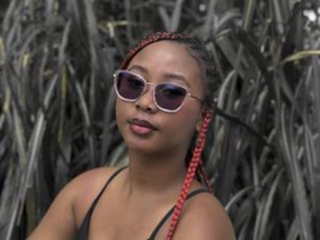 RACHELLEBONY amateur webcam photo