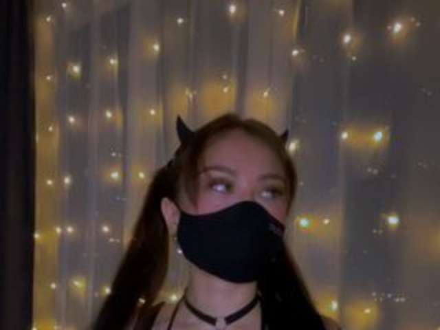 ROXYCRUSH amateur webcam photo