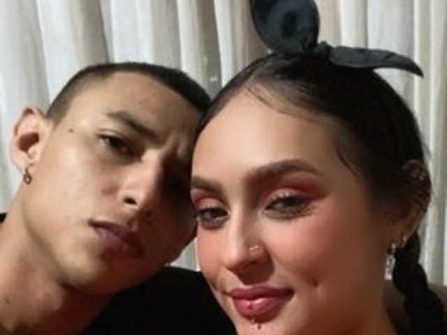 TWOHORNYSS amateur webcam photo