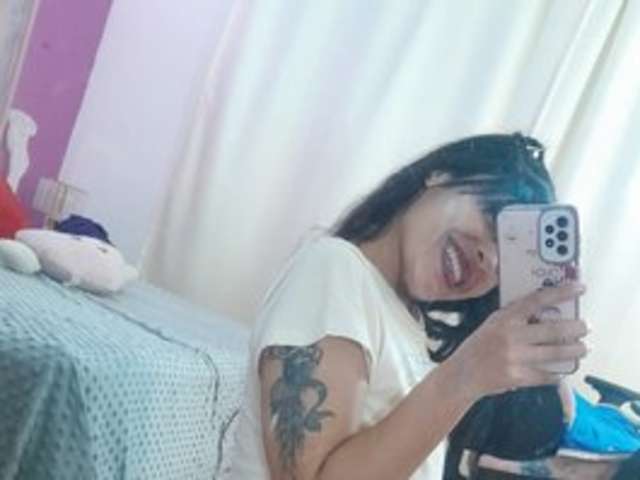 VAIIOLETHSEX amateur webcam photo